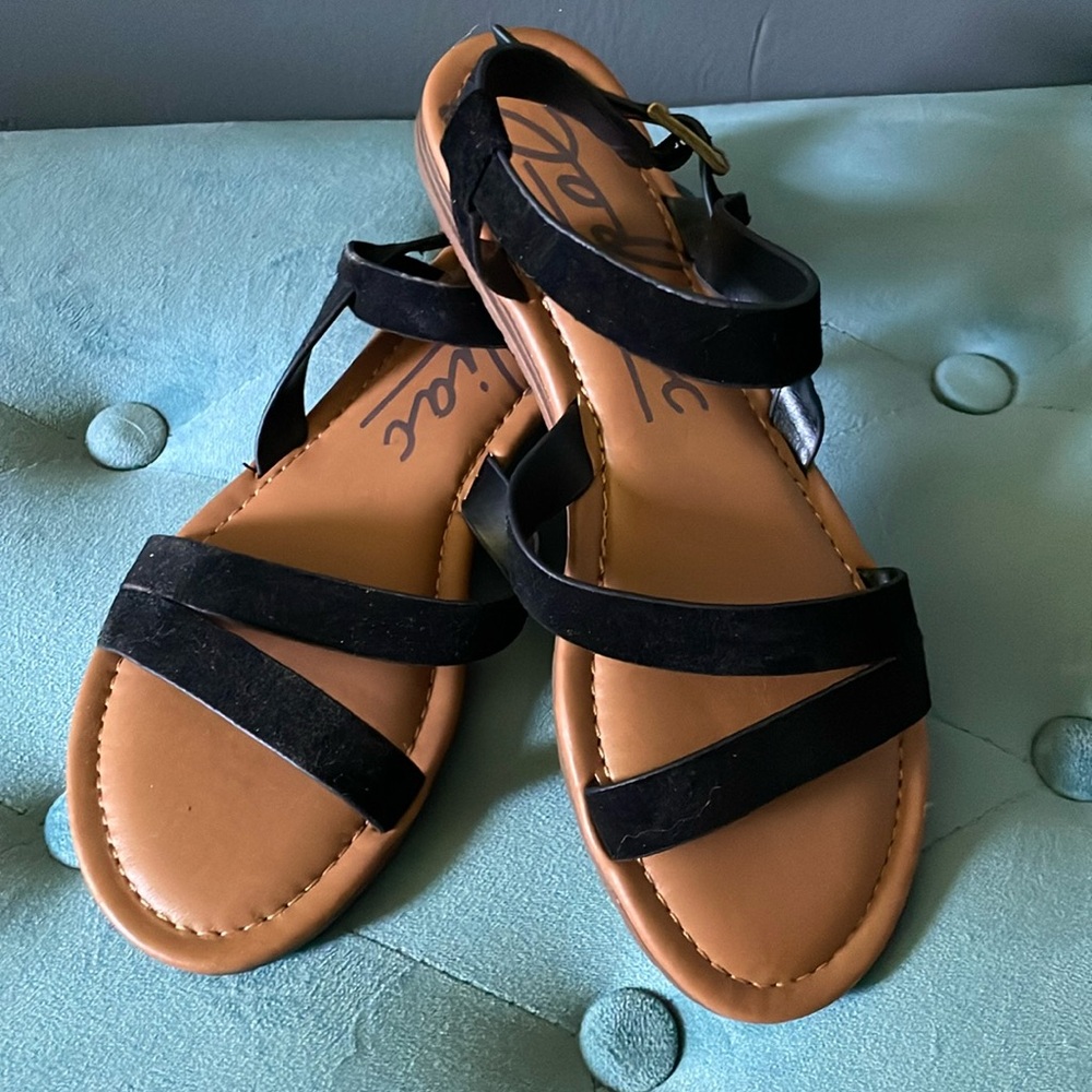 Women’s Size 9 adjustable Sandals